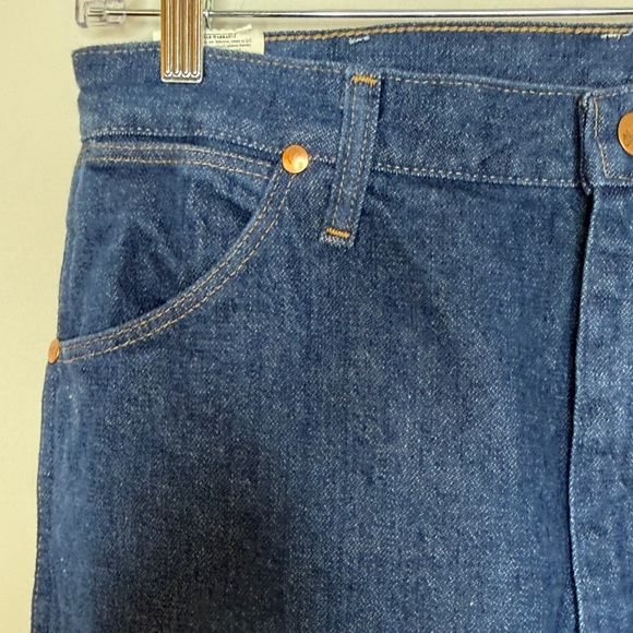 Wrangler Cowboy Cut Slim Fit Jeans Waist 16.5”, Inseam 32”, Rise 11” - Picture 13 of 16